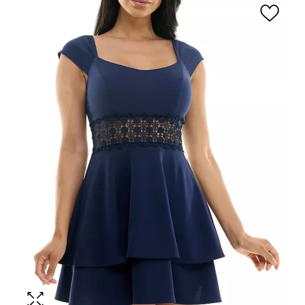 Good used condition 🌻Juniors' Lace-Trim Cap-Sleeve A-Line Dress size 7/8 - Picture 3 of 3